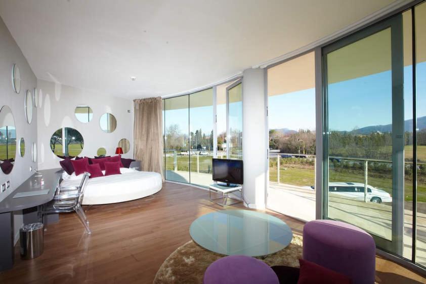 Pisa Tower Plaza Hotel Bilik gambar The interior of a typical apartment