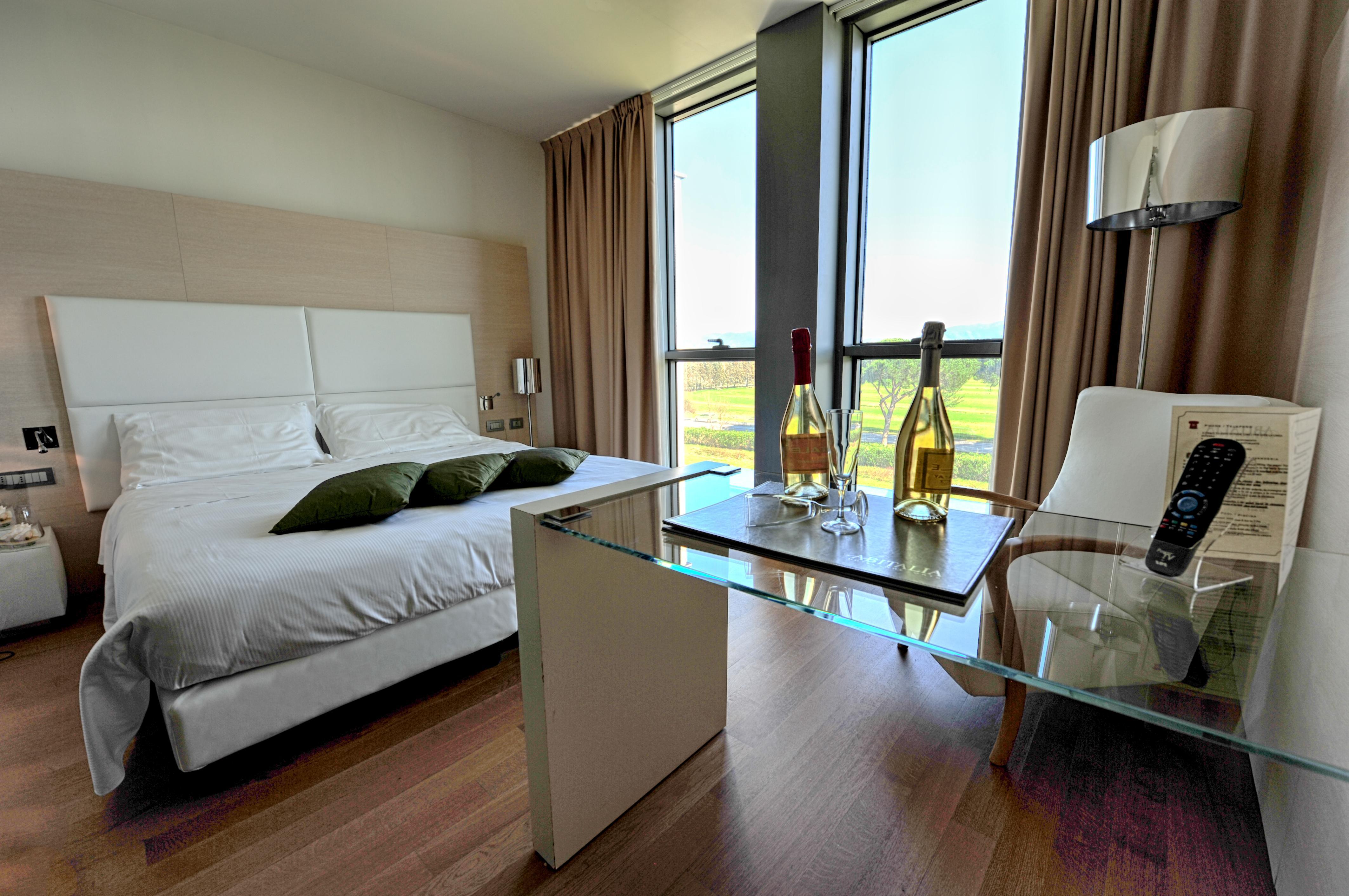 Pisa Tower Plaza Hotel Luaran gambar A room at the hotel