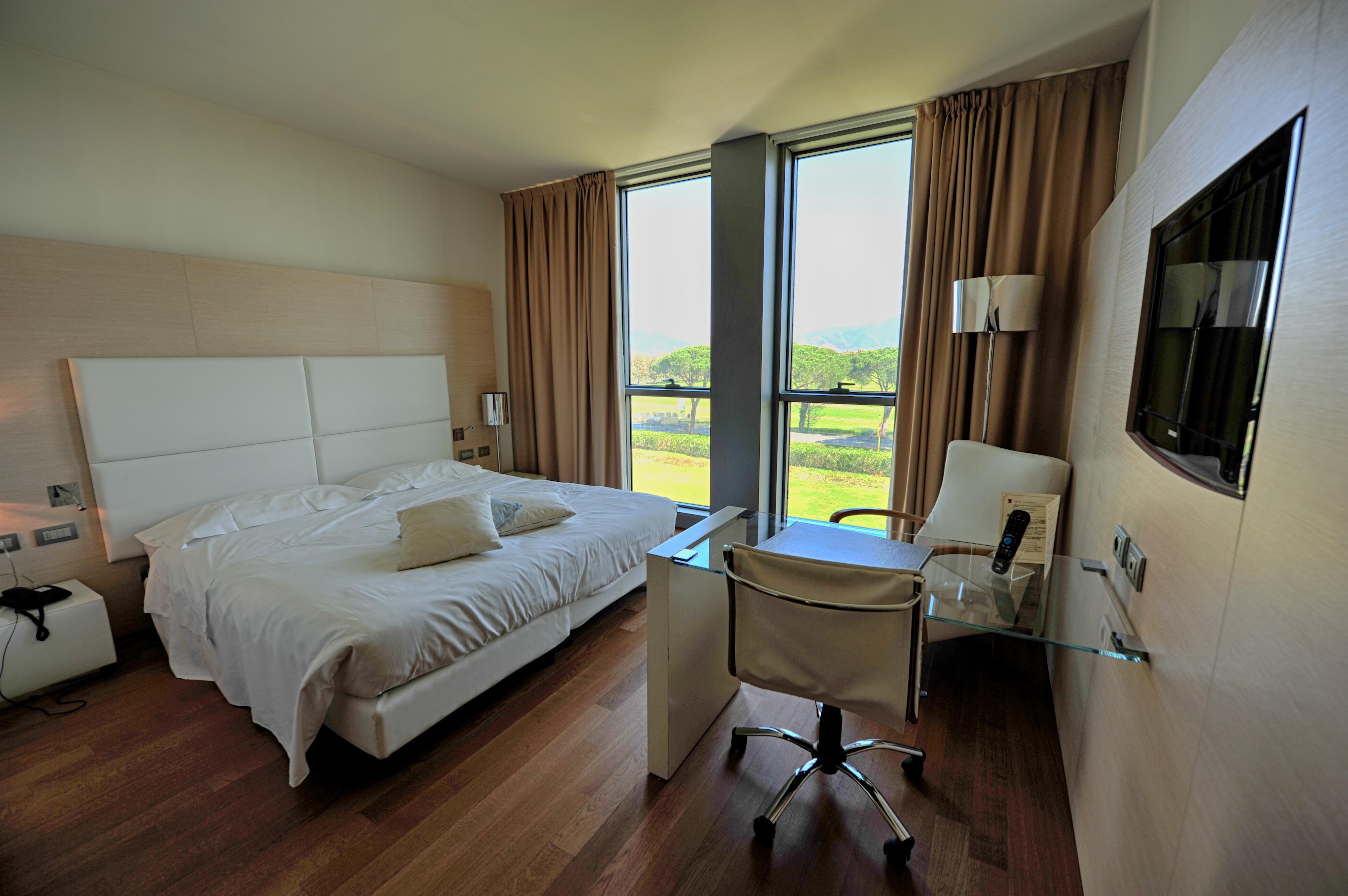 Pisa Tower Plaza Hotel Luaran gambar A room at the hotel