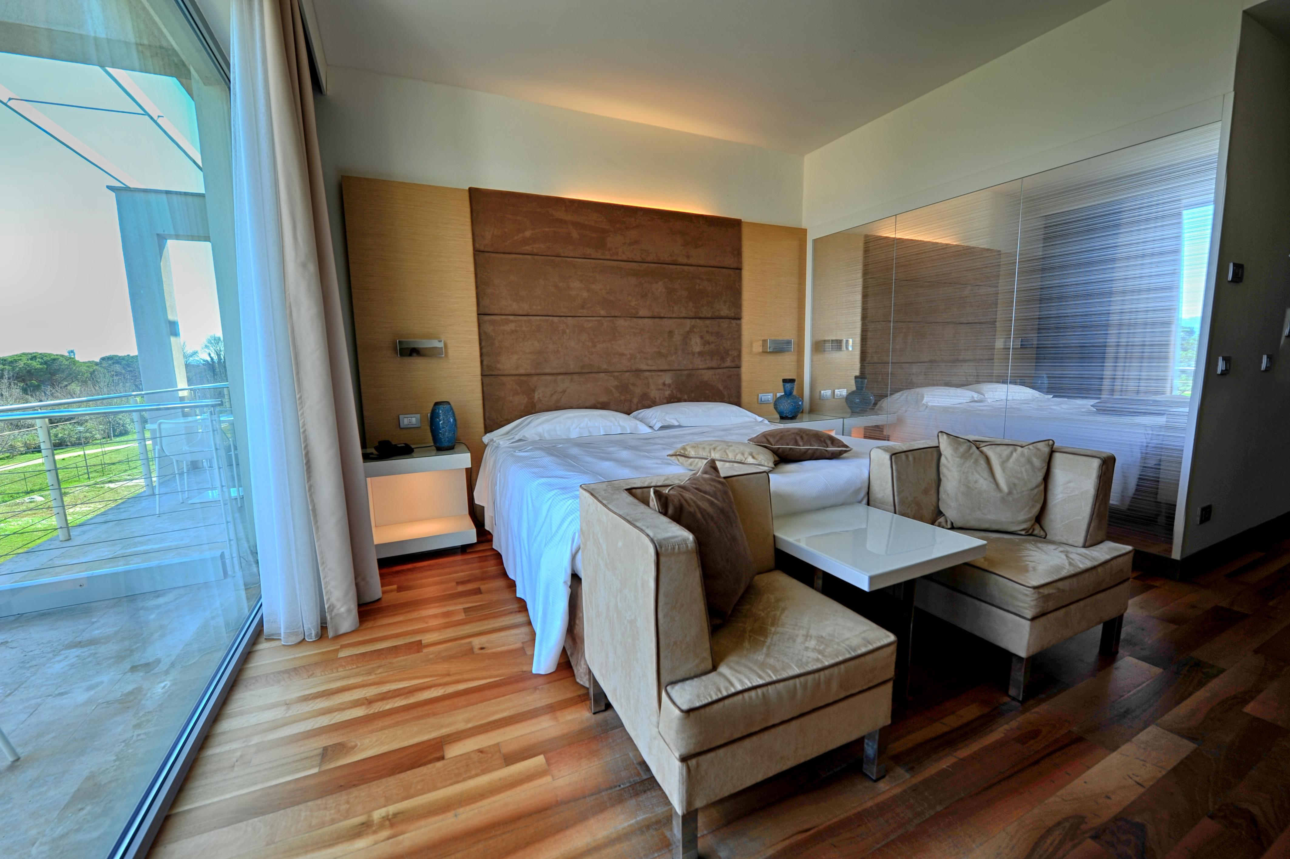 Pisa Tower Plaza Hotel Luaran gambar A room at the hotel