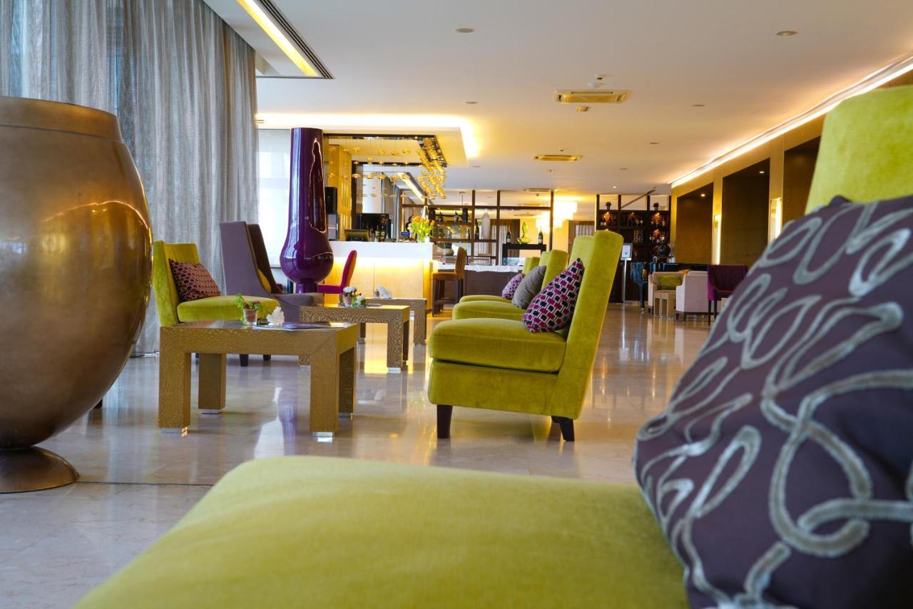 Pisa Tower Plaza Hotel Luaran gambar The lobby of the hotel