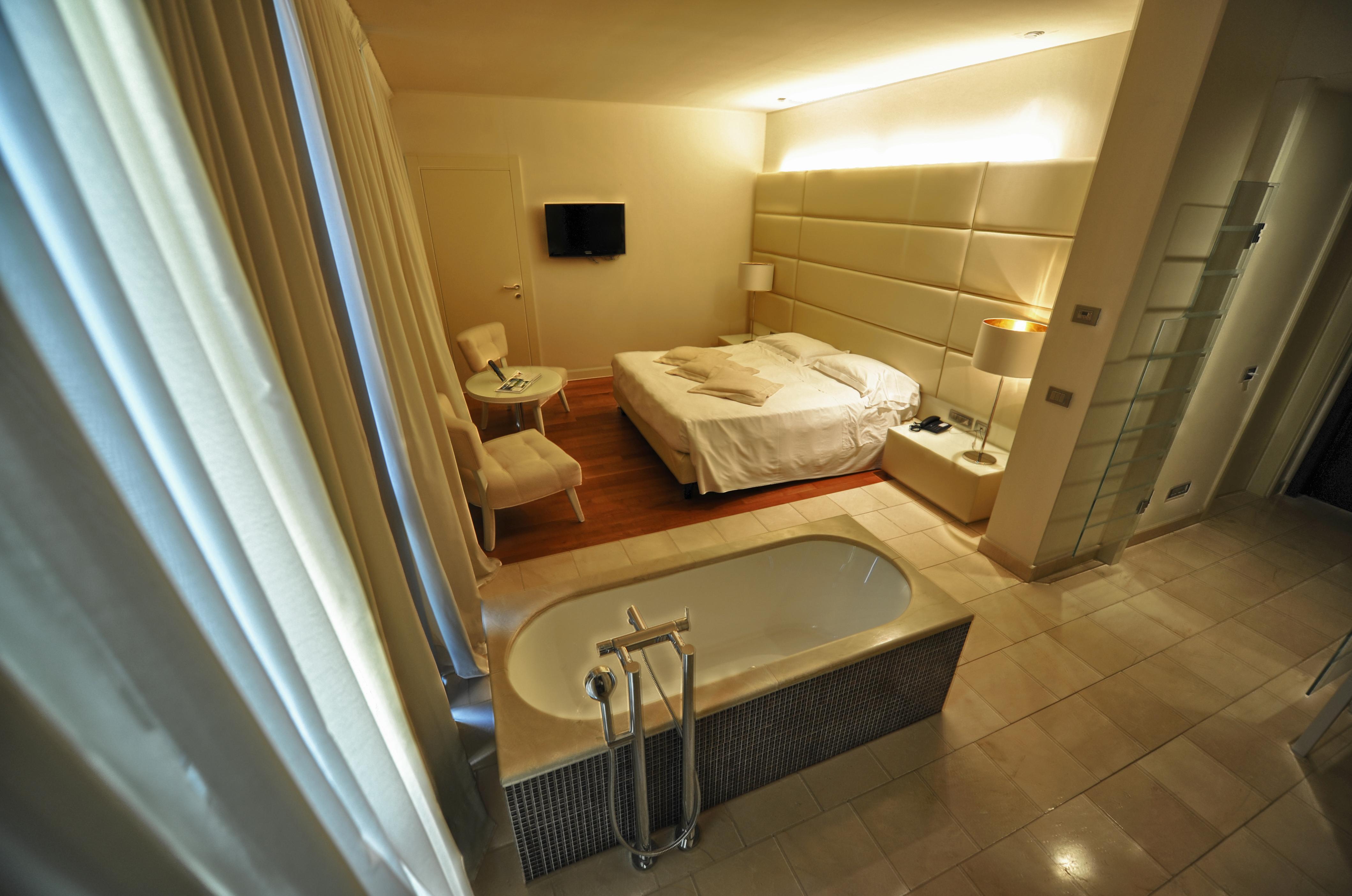 Pisa Tower Plaza Hotel Luaran gambar A room at the hotel