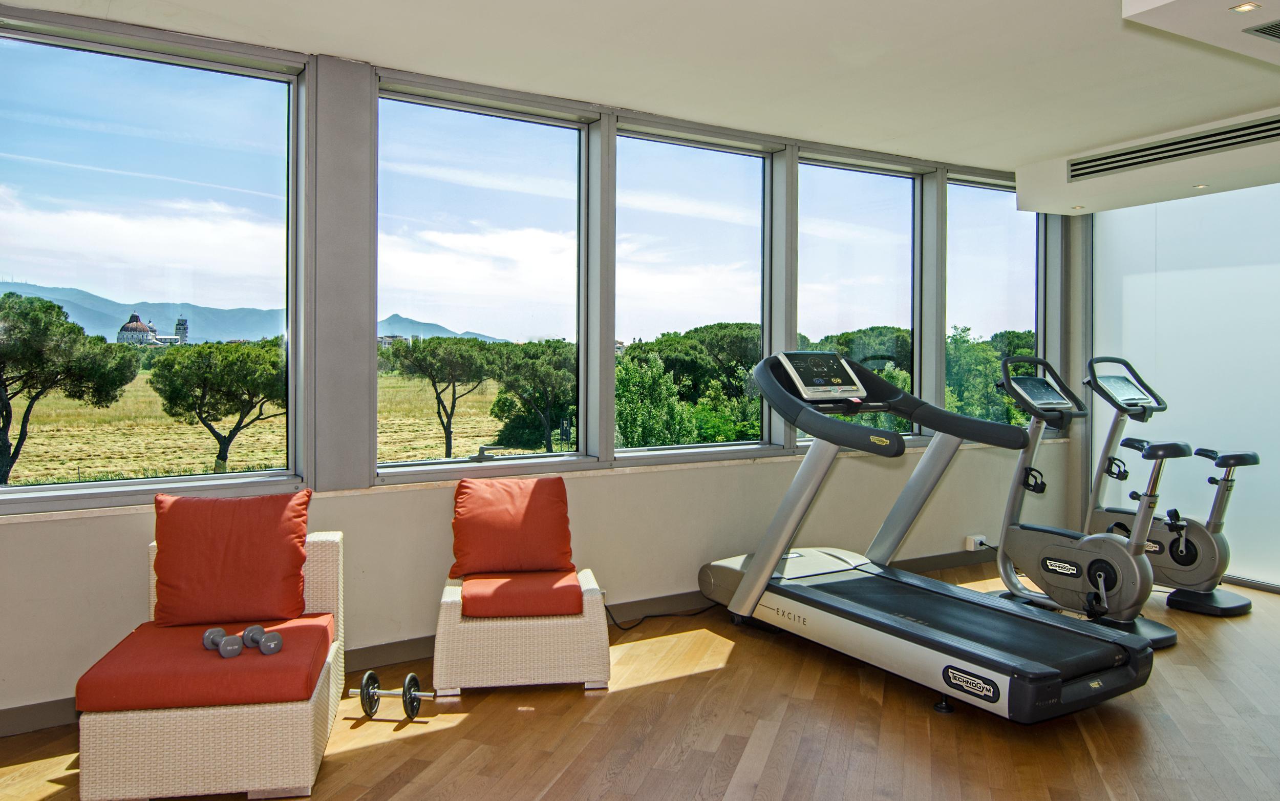 Pisa Tower Plaza Hotel Luaran gambar The gym at the hotel