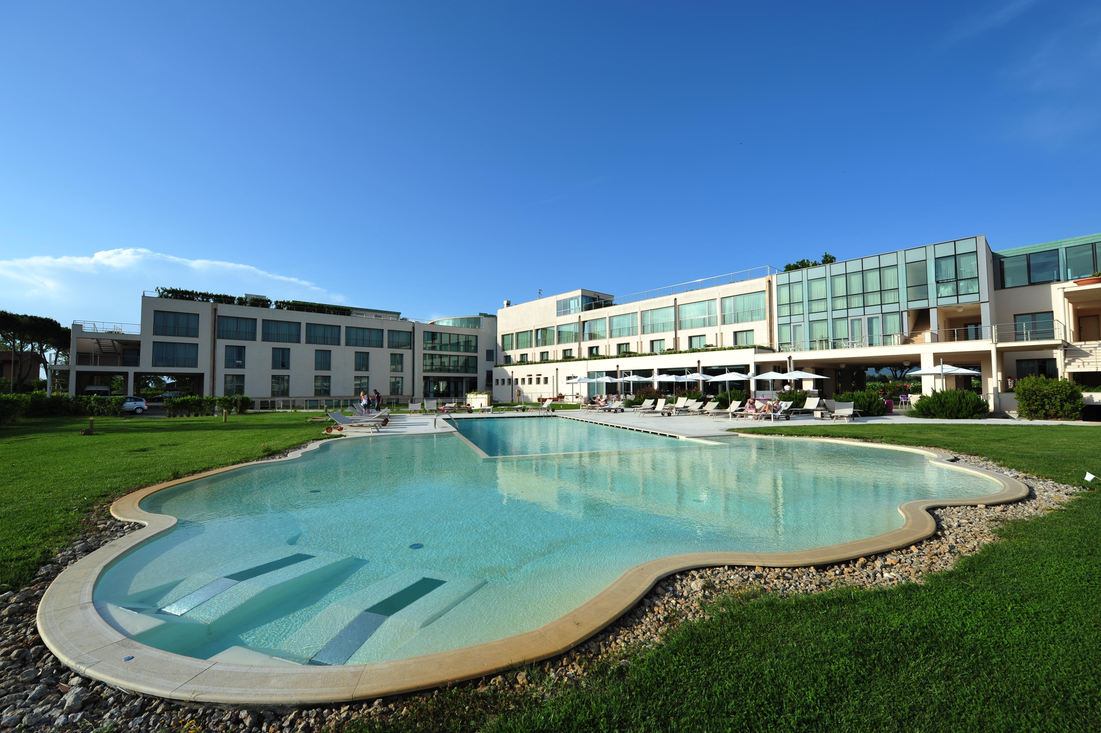 Pisa Tower Plaza Hotel Luaran gambar The hotel